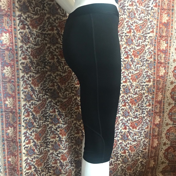 NWOT Nike Dri-Fit Capris Workout Tights Youth Size M Mint Condition - Picture 7 of 10